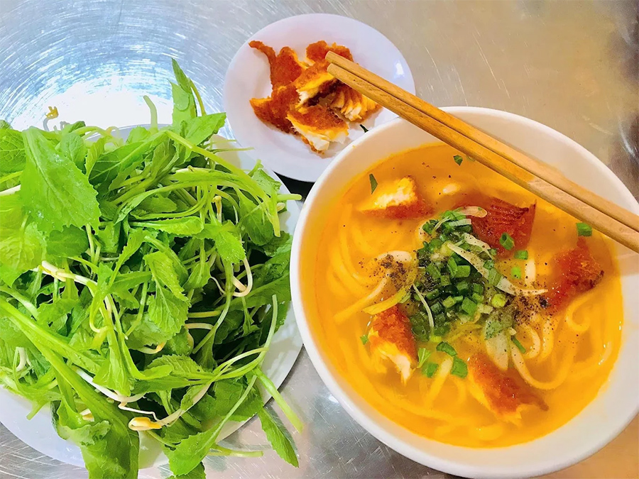 Bánh canh cá lóc chú La