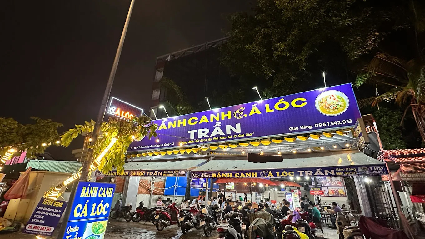 Review Bánh canh cá lóc Trần: Tô bánh canh giữa lòng Sài Gòn