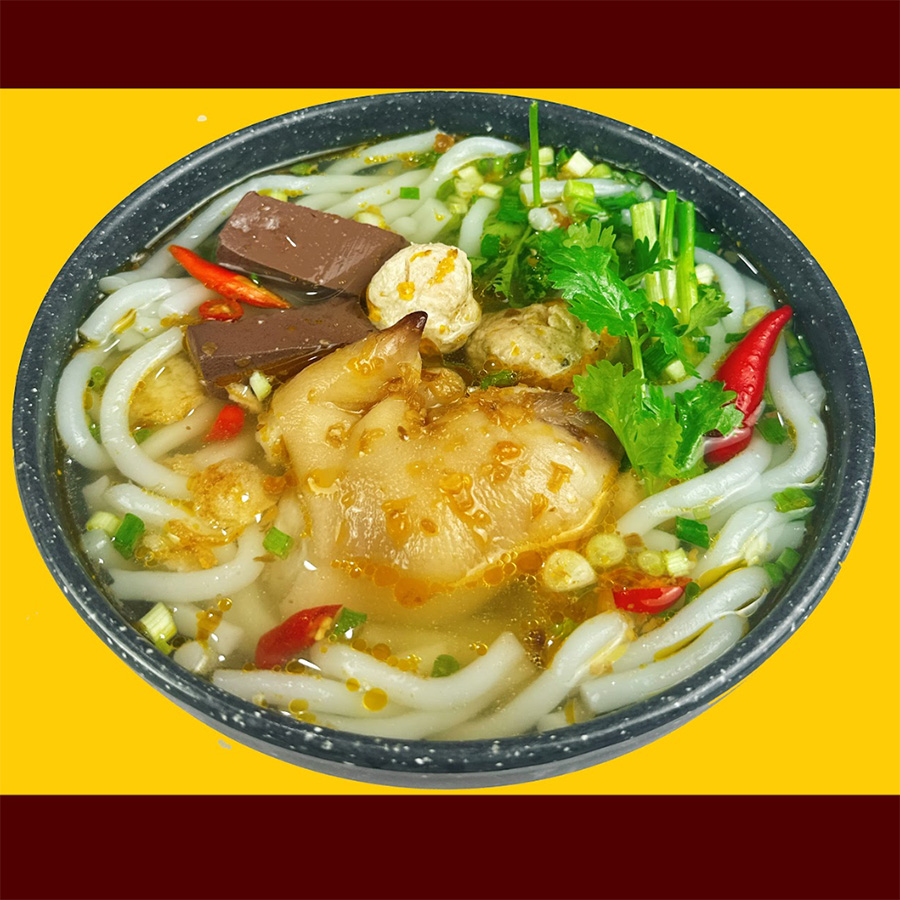 Cách nấu bánh canh giò heo thơm ngon chuẩn vị nhà hàng