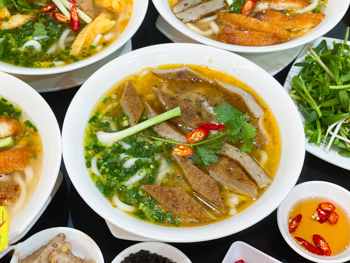 Hướng dẫn nấu bánh canh chả cá nước dùng ngọt thanh