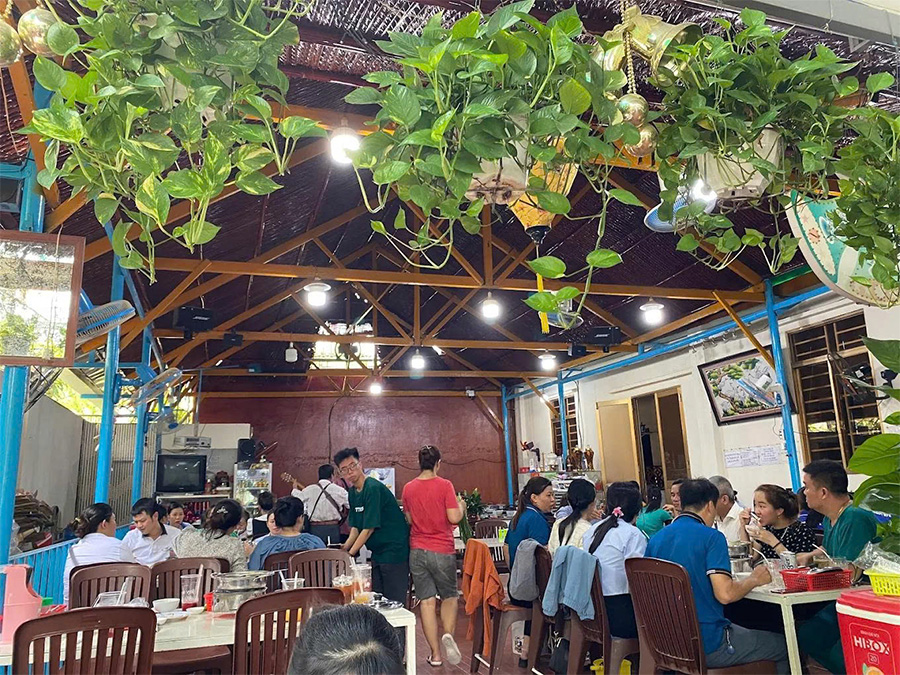 Lẩu mắm, Bún mắm Hướng Dương