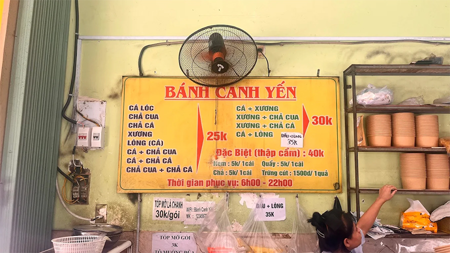 menu bánh canh Yến: Quán ăn Đà Nẵng lọt Michelin Guide
