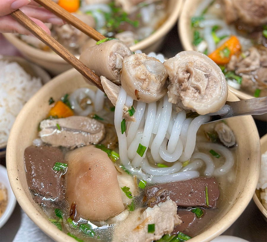 Hướng dẫn nấu bánh canh đuôi heo ngon mềm khó cưỡng