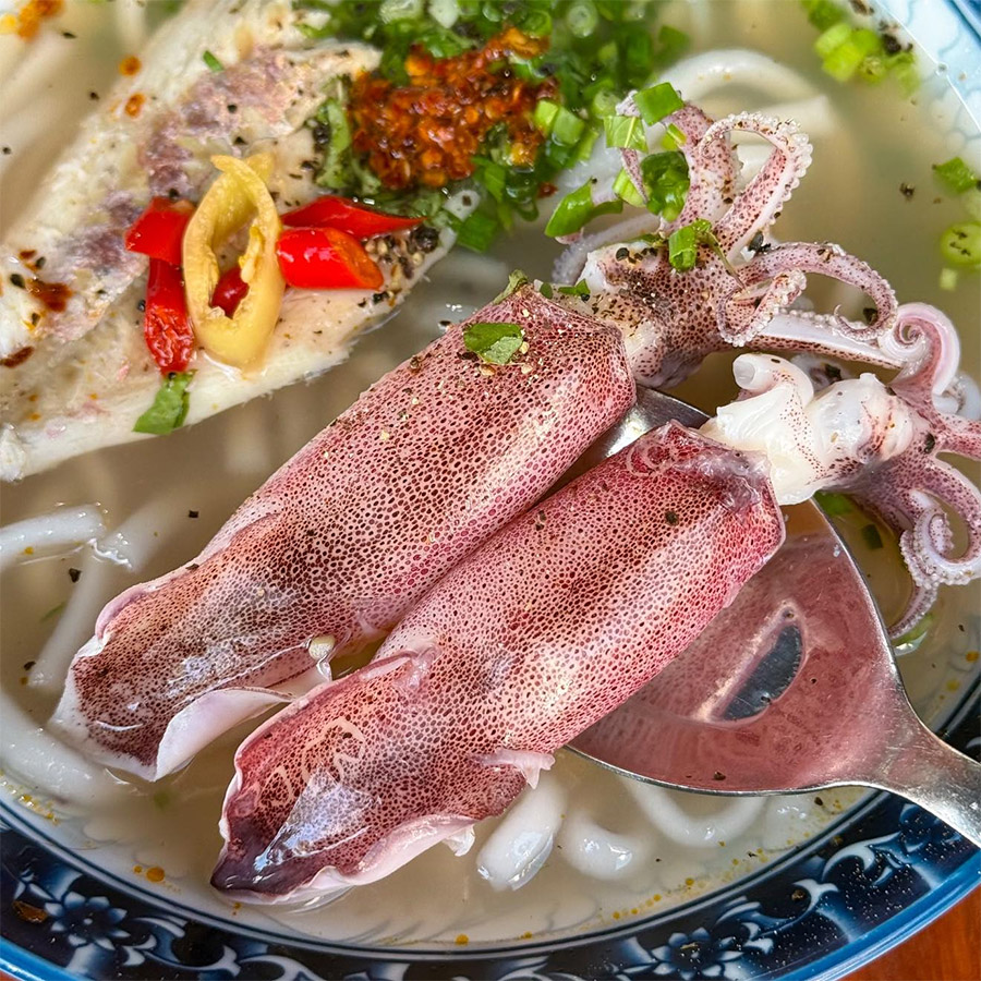 Cách nấu bánh canh mực ngon đúng vị, nước dùng ngọt thanh