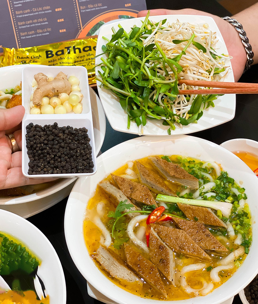 Hướng dẫn nấu bánh canh chả cá nước dùng ngọt thanh