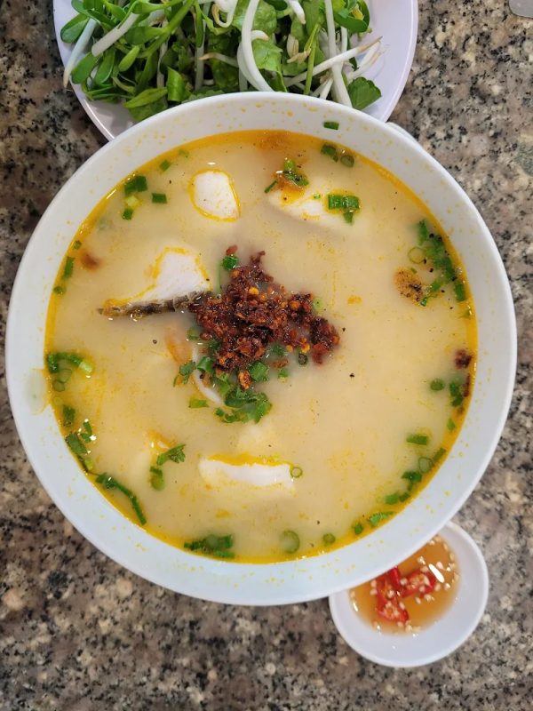 Bánh canh cá lóc Cô Thanh