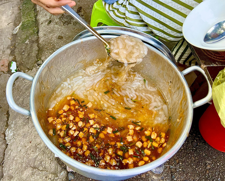 Bánh Canh Nam Phổ: Chế biến cầu kỳ, hương vị gây thương nhớ